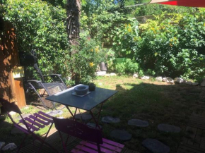 Studio cosy au calme d’un jardin proche centre